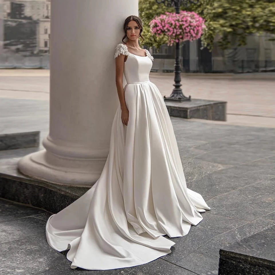 Vestido De Noiva Com Mangas E Saia Princesa