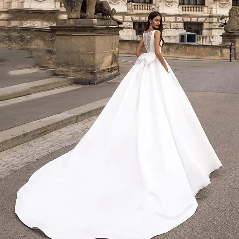 Vestido De Noiva Com Decote Quadrado E Renda Nas Costas