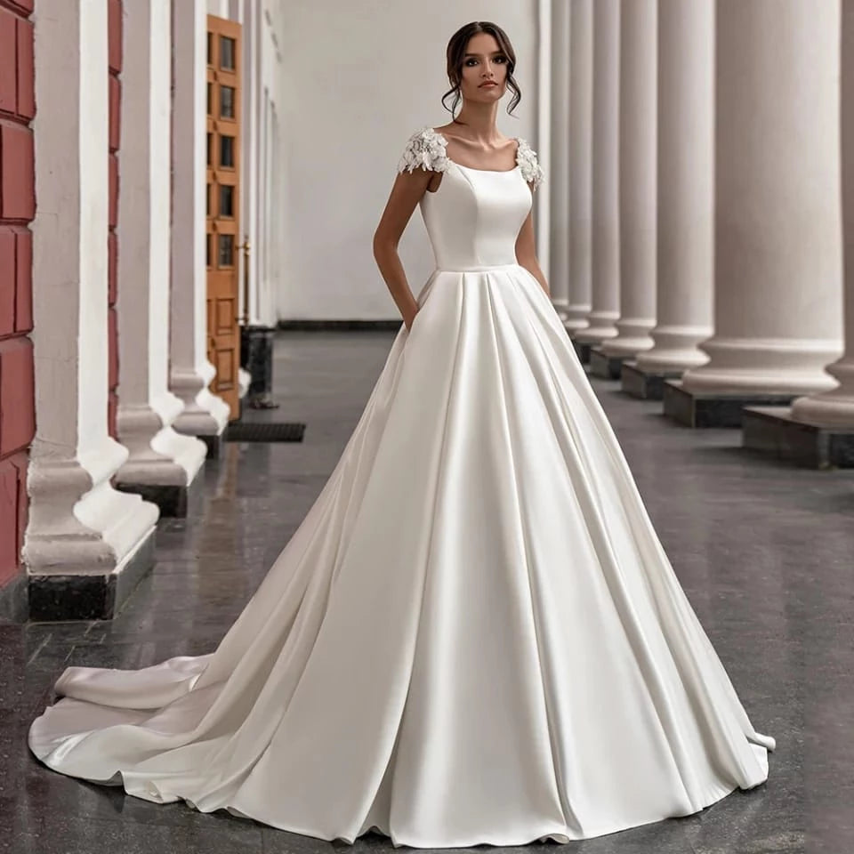 Vestido De Noiva Com Mangas E Saia Princesa