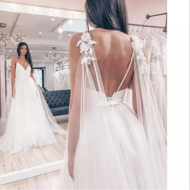 Vestido de noiva simples com alça e detalhe em renda para casamento simples