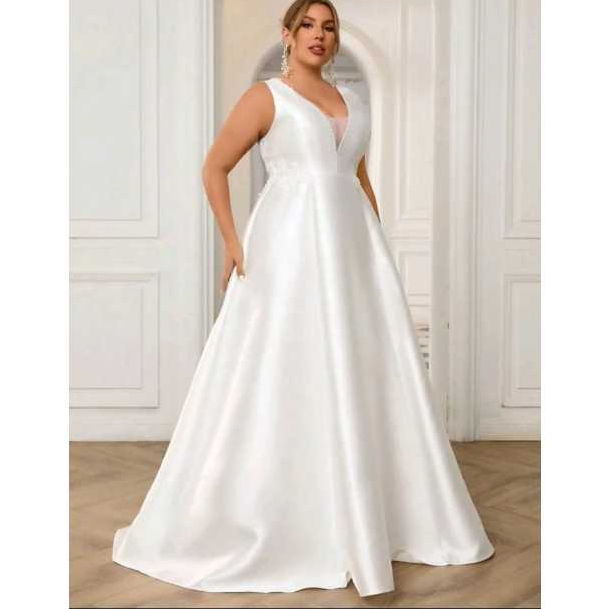 VESTIDO DE NOIVA COM RENDA NAS COSTAS E DECOTE NA FRENTE