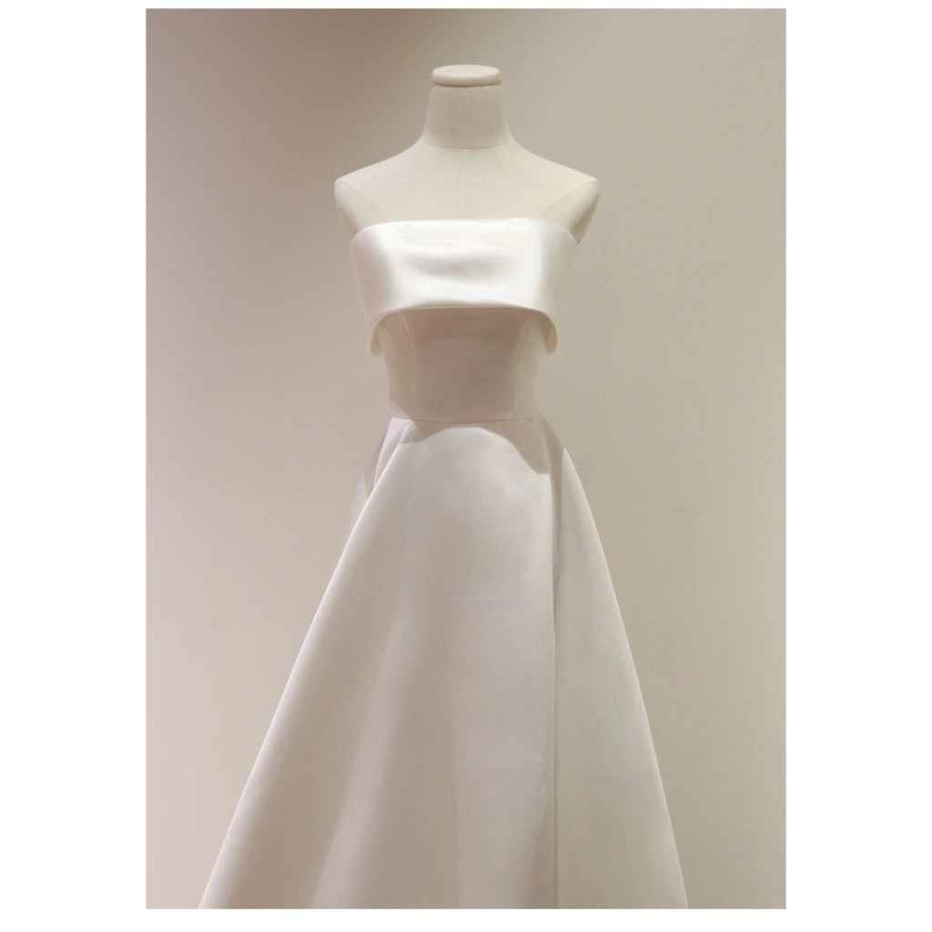 VESTIDO DE NOIVA MINIMALISTA TOMARA QUE CAIA