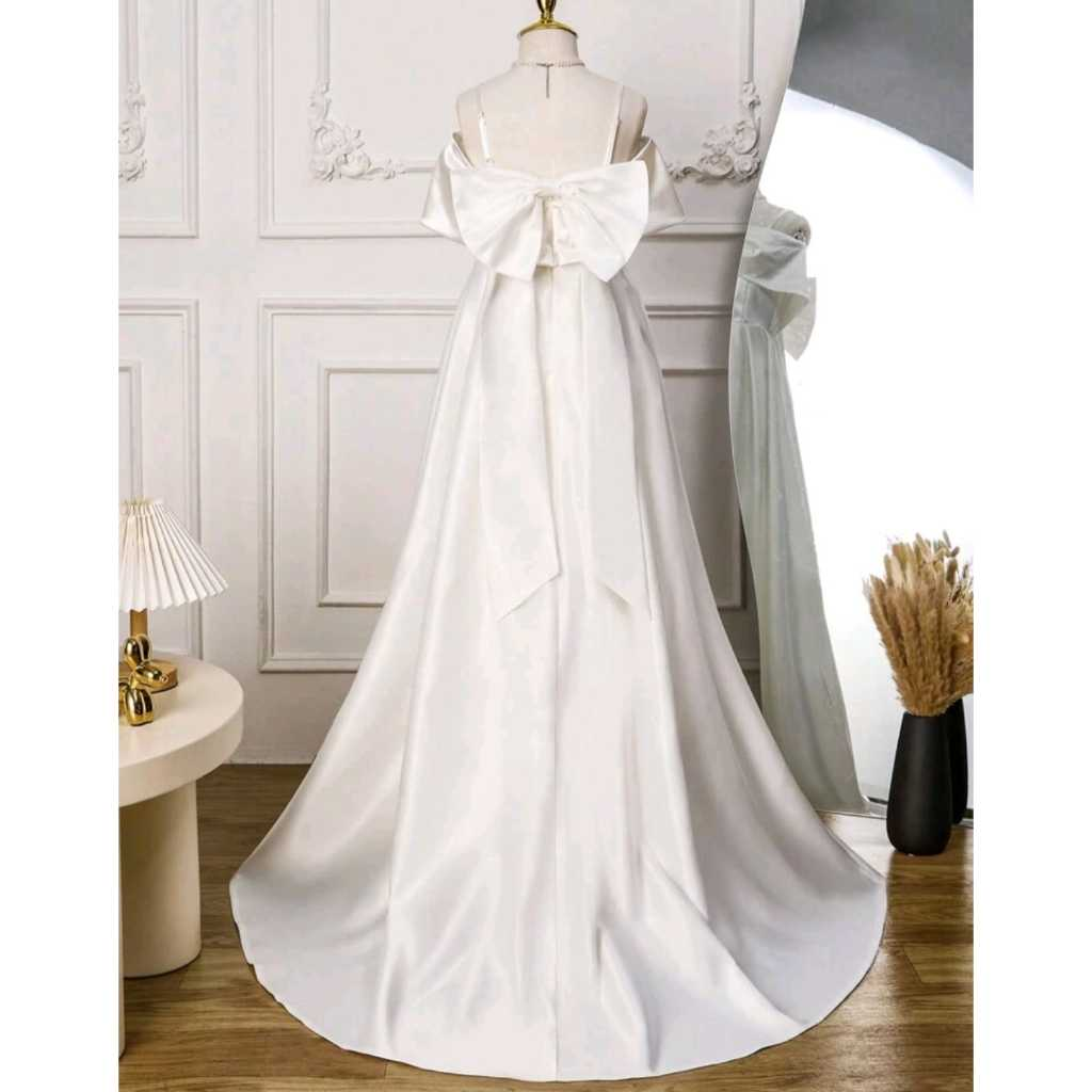 VESTIDO DE NOIVA MINIMALISTA COM ALÇAS E LAÇO