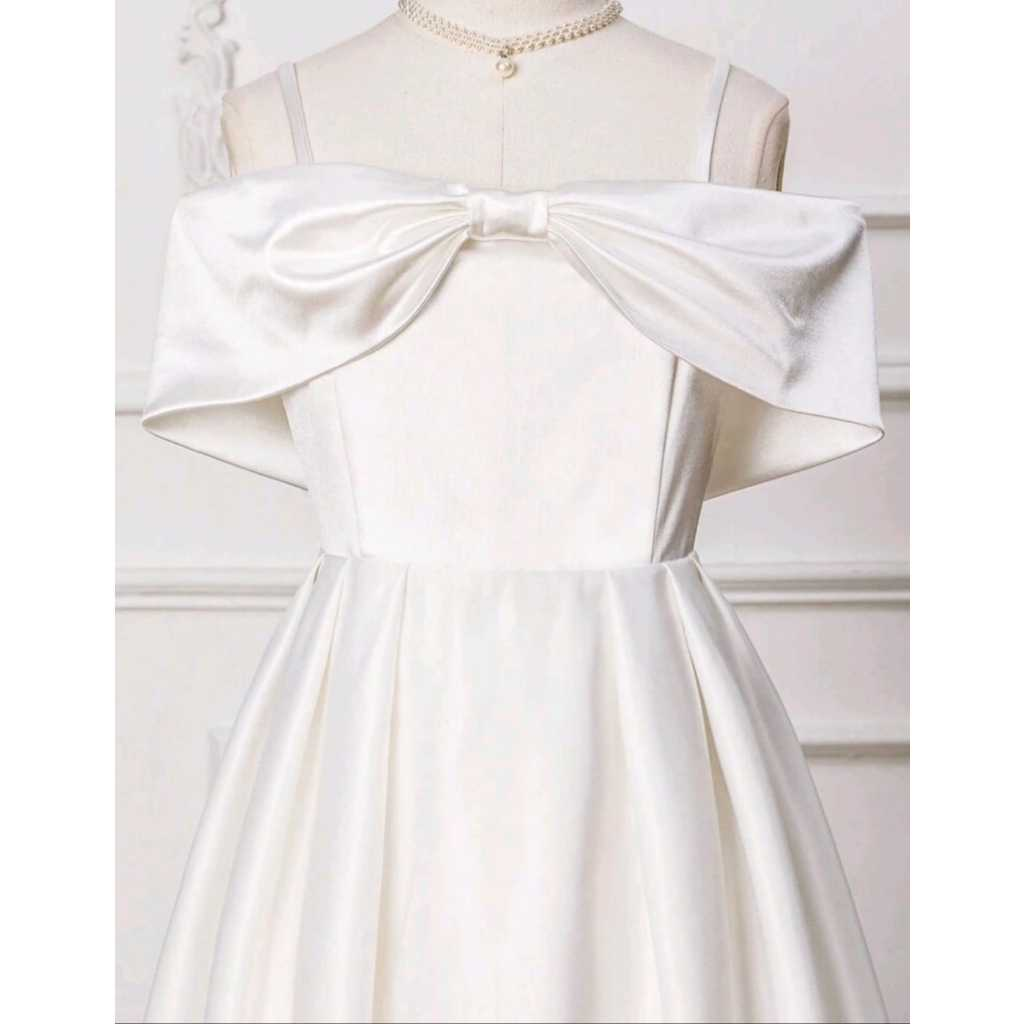 VESTIDO DE NOIVA MINIMALISTA COM ALÇAS E LAÇO