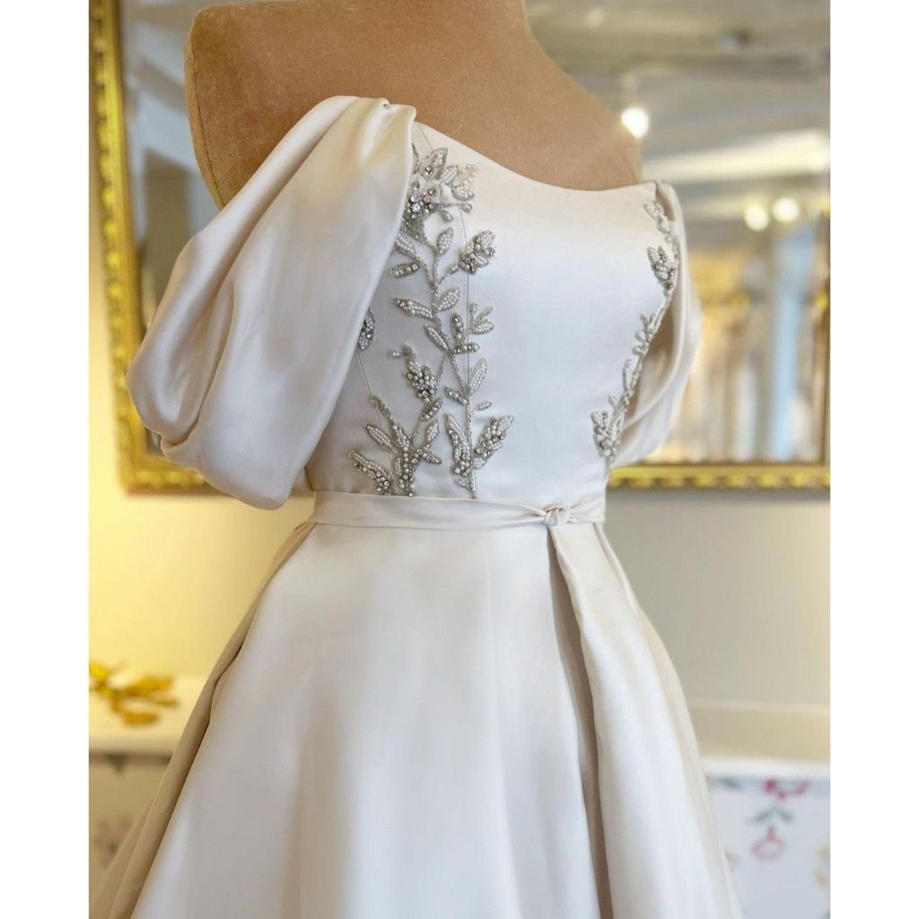 VESTIDO DE NOIVA OMBRO A OMBRO COM RENDA NO BUSTO