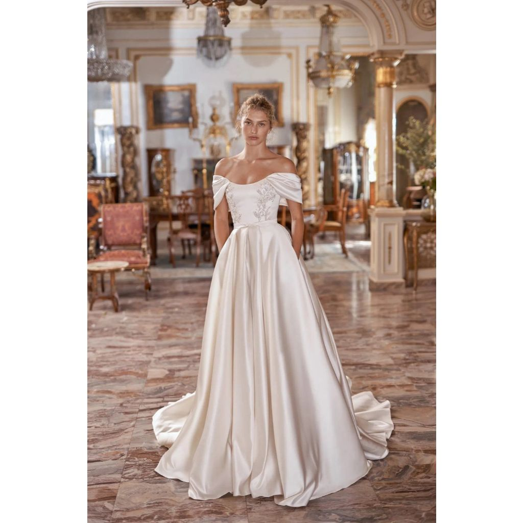 VESTIDO DE NOIVA OMBRO A OMBRO COM RENDA NO BUSTO