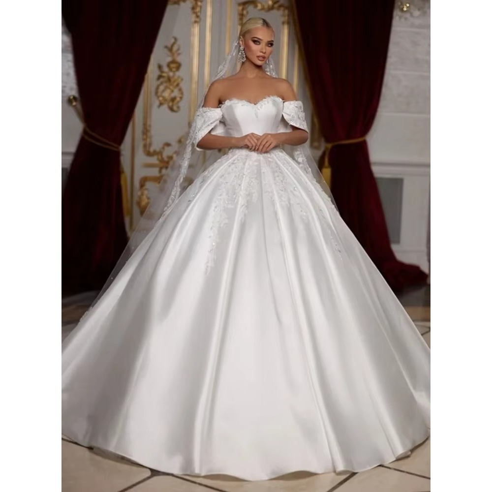 VESTIDO DE NOIVA COM SAIA PRINCESA E ALÇA OMBRO A OMBRO