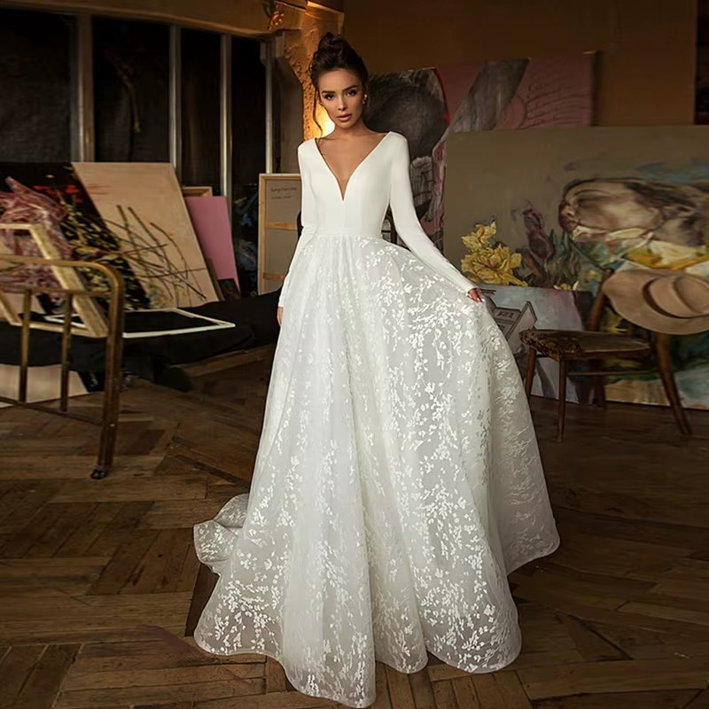 VESTIDO DE NOIVA MANGA LONGA COM SAIA EM RENDA