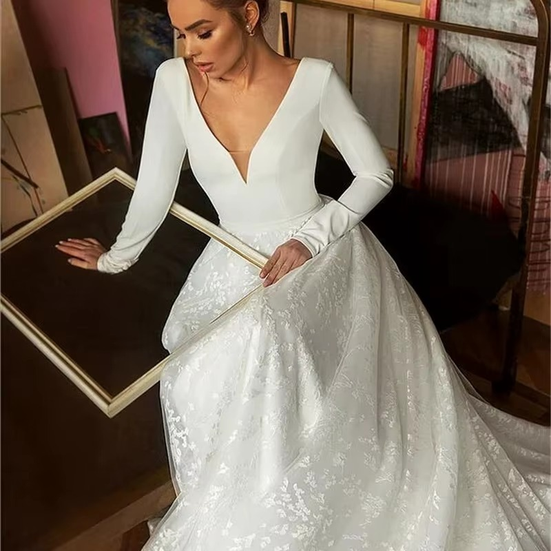 VESTIDO DE NOIVA MANGA LONGA COM SAIA EM RENDA