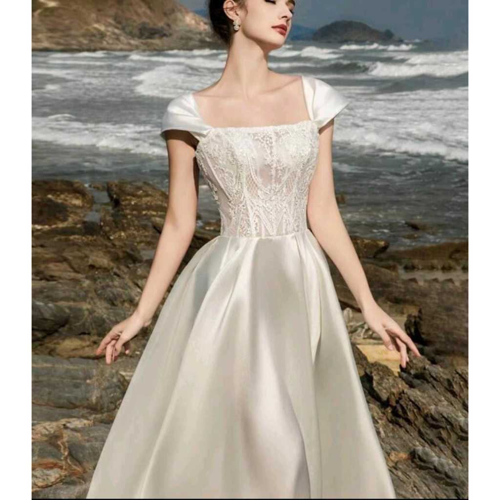 VESTIDO DE NOIVA COM BUSTO EM RENDA