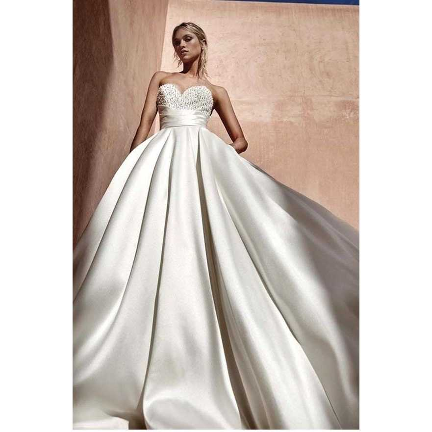 VESTIDO DE NOIVA TOMARA QUE CAIA COM PEROLAS