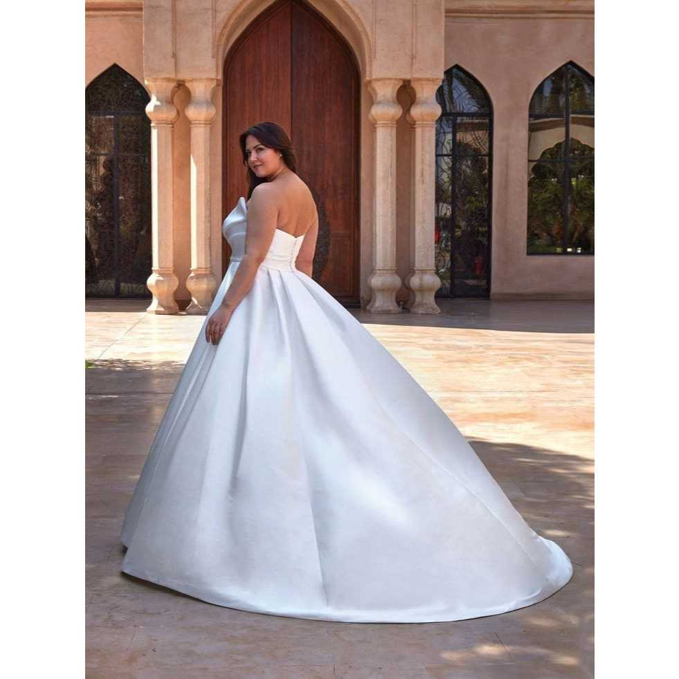 VESTIDO DE NOIVA TOMARA QUE CAIA COM PEROLAS