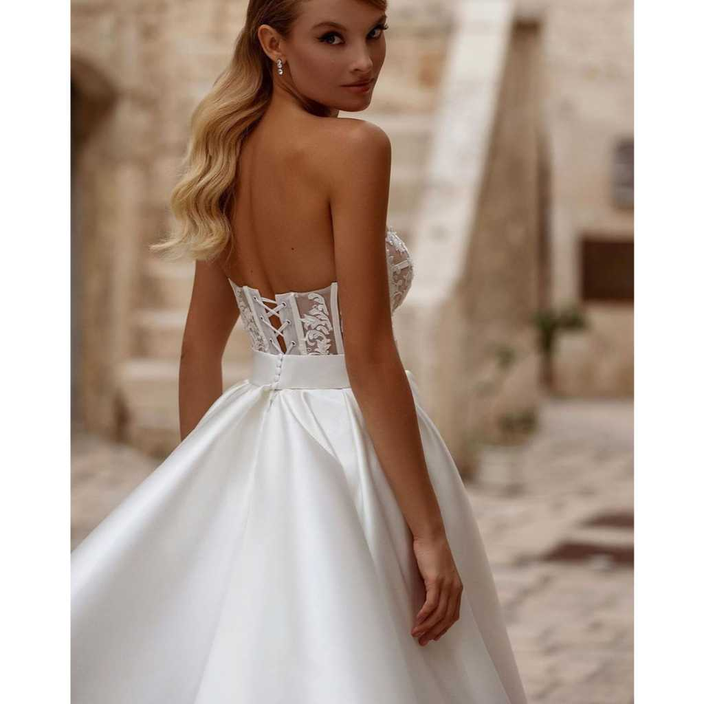 VESTIDO DE NOIVA COM BUSTO EM RENDA SEM ALÇAS