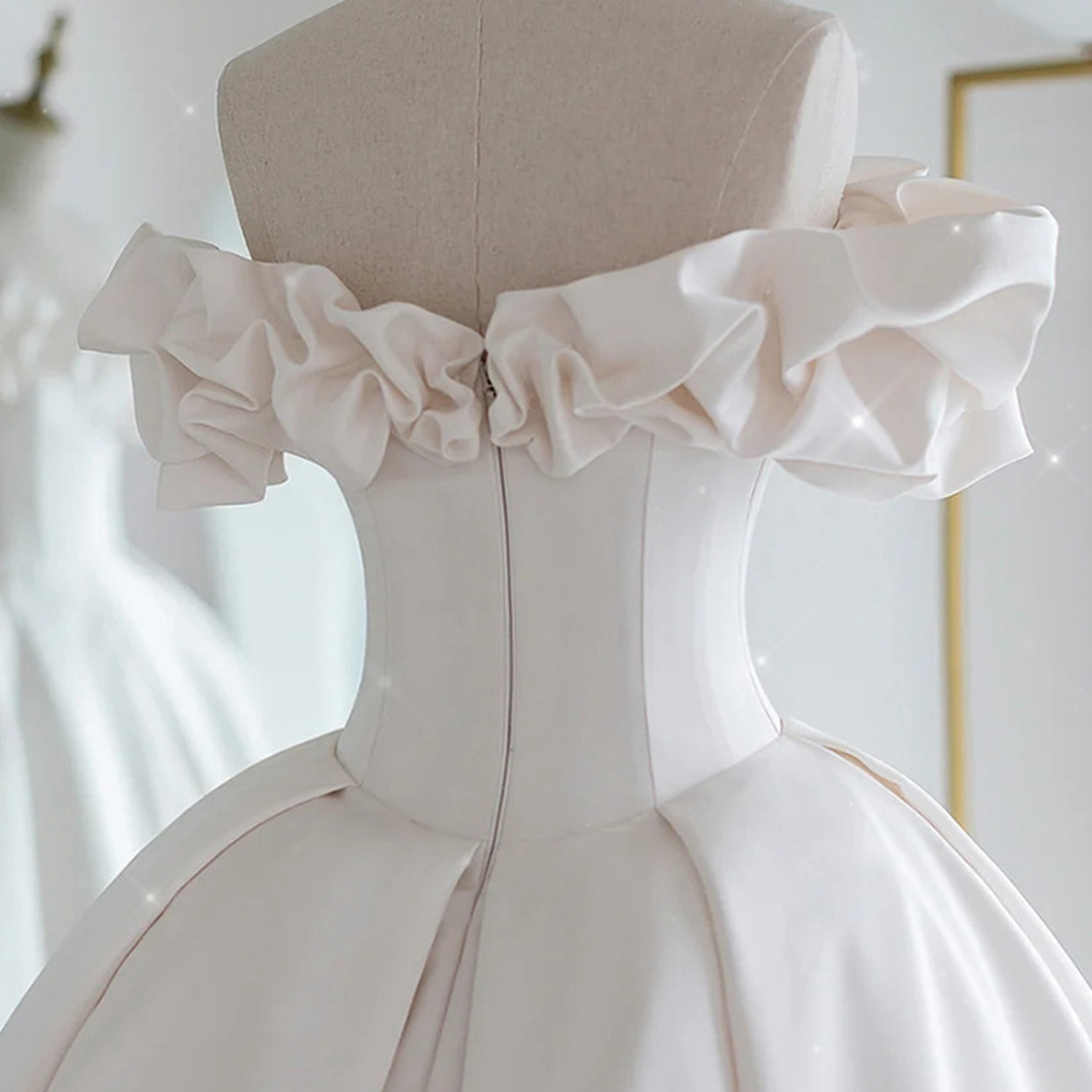 VESTIDO DE NOIVA COM MANGAS E DECOTE OMBRO A OMBRO