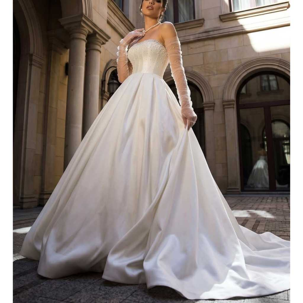 VESTIDO DE NOIVA TOMARA QUE CAIA COM APLICAÇÃO DE PÉROLAS NO BUSTO MODELO ANTÔNIA