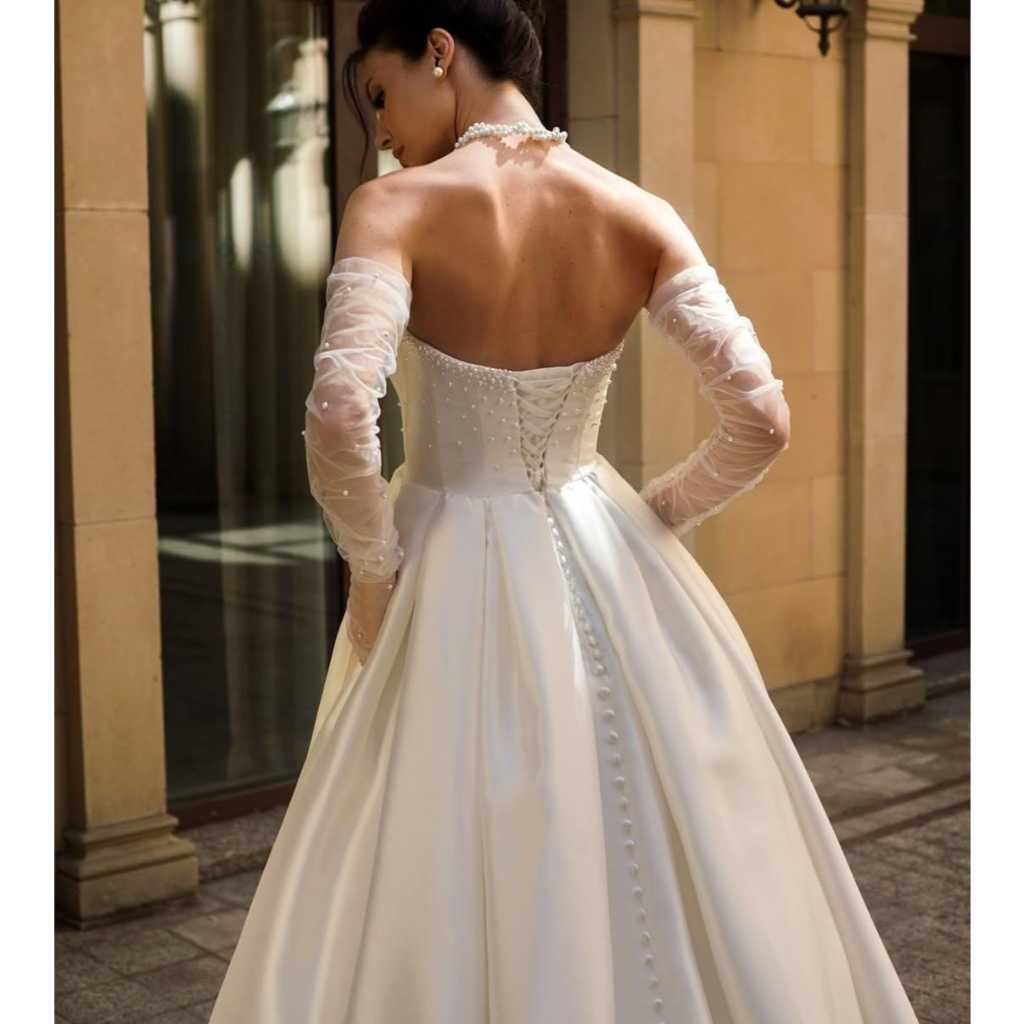 VESTIDO DE NOIVA TOMARA QUE CAIA COM APLICAÇÃO DE PÉROLAS NO BUSTO MODELO ANTÔNIA