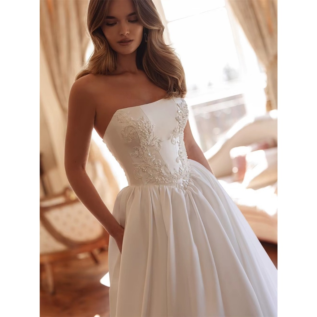 VESTIDO DE NOIVA TOMARA QUE CAIA COM BORDADO