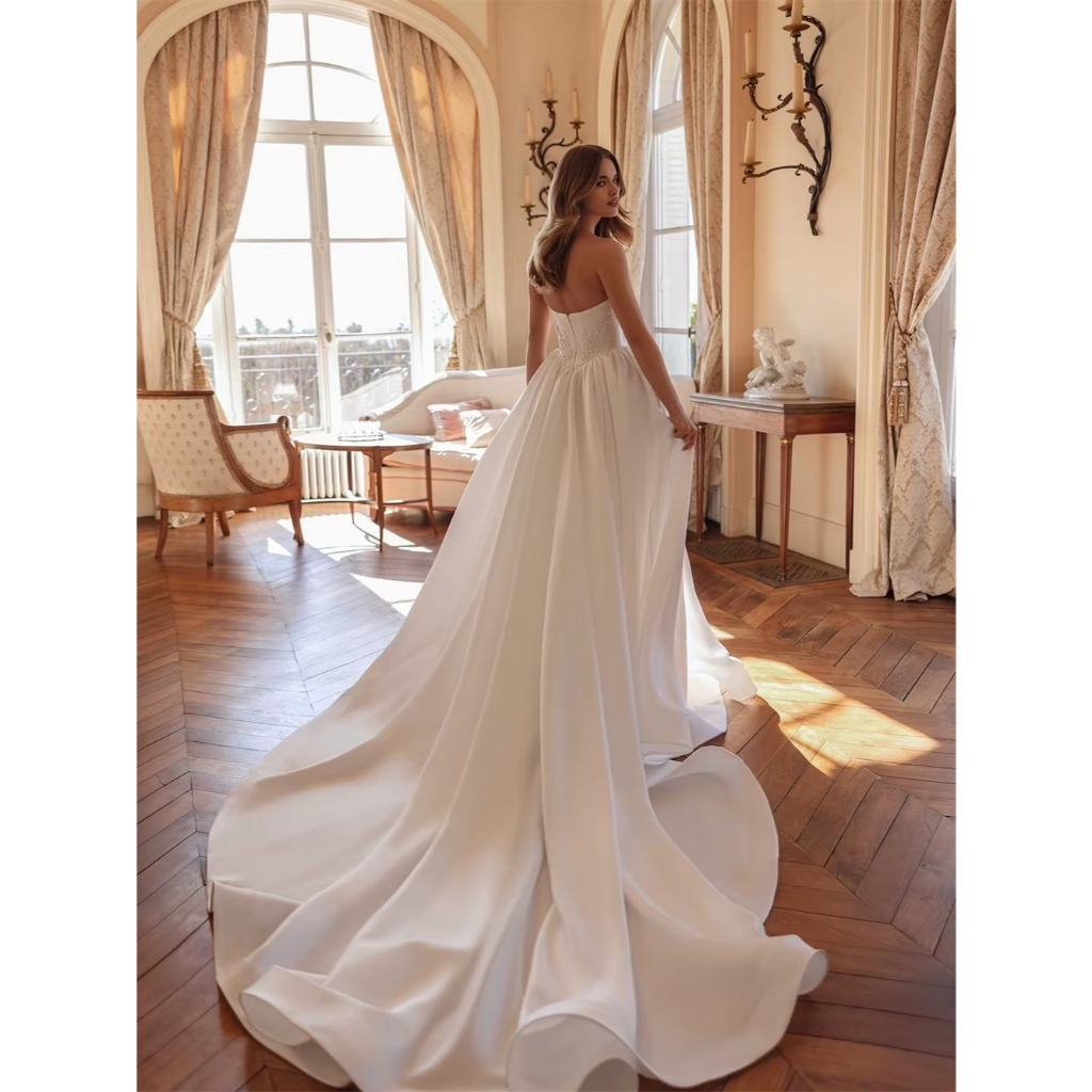 VESTIDO DE NOIVA TOMARA QUE CAIA COM BORDADO