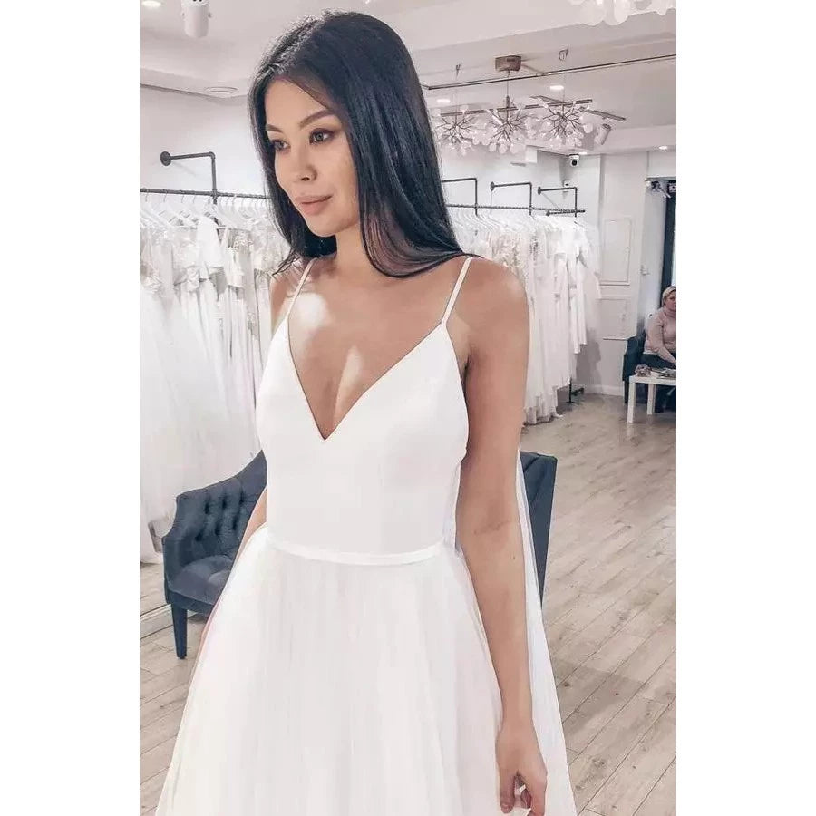 Vestido de noiva simples com alça e detalhe em renda para casamento simples