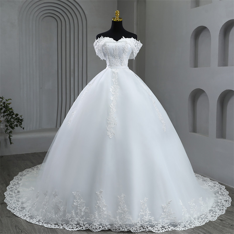 VESTIDO DE NOIVA OMBRO A OMBRO COM RENDA