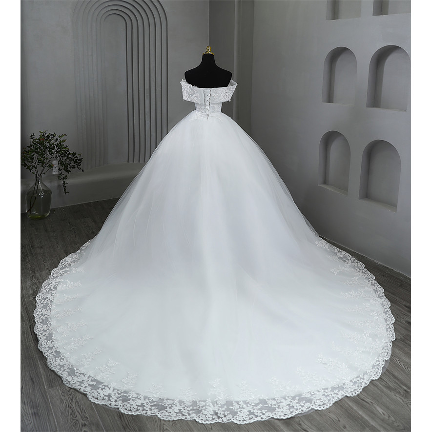 VESTIDO DE NOIVA OMBRO A OMBRO COM RENDA